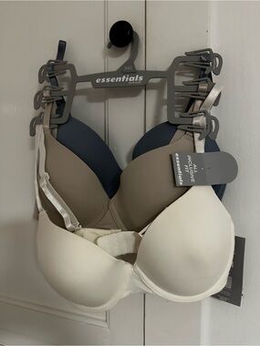 Essentials 3-Pack T-Shirt Bras in Navy, Taupe & White